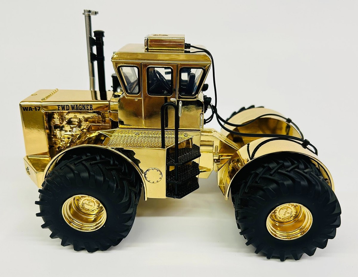 Ertl Wagner WA-17 Gold 1:32 die-cast replica, 2024 National Farm Toy Show, side view